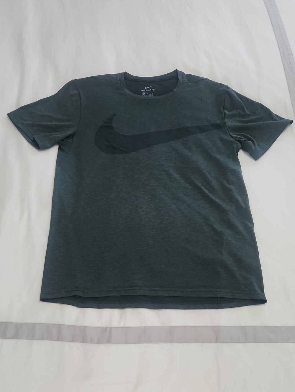 Nike Men's DRI-FIT Dark Green Short Sleeve Tee